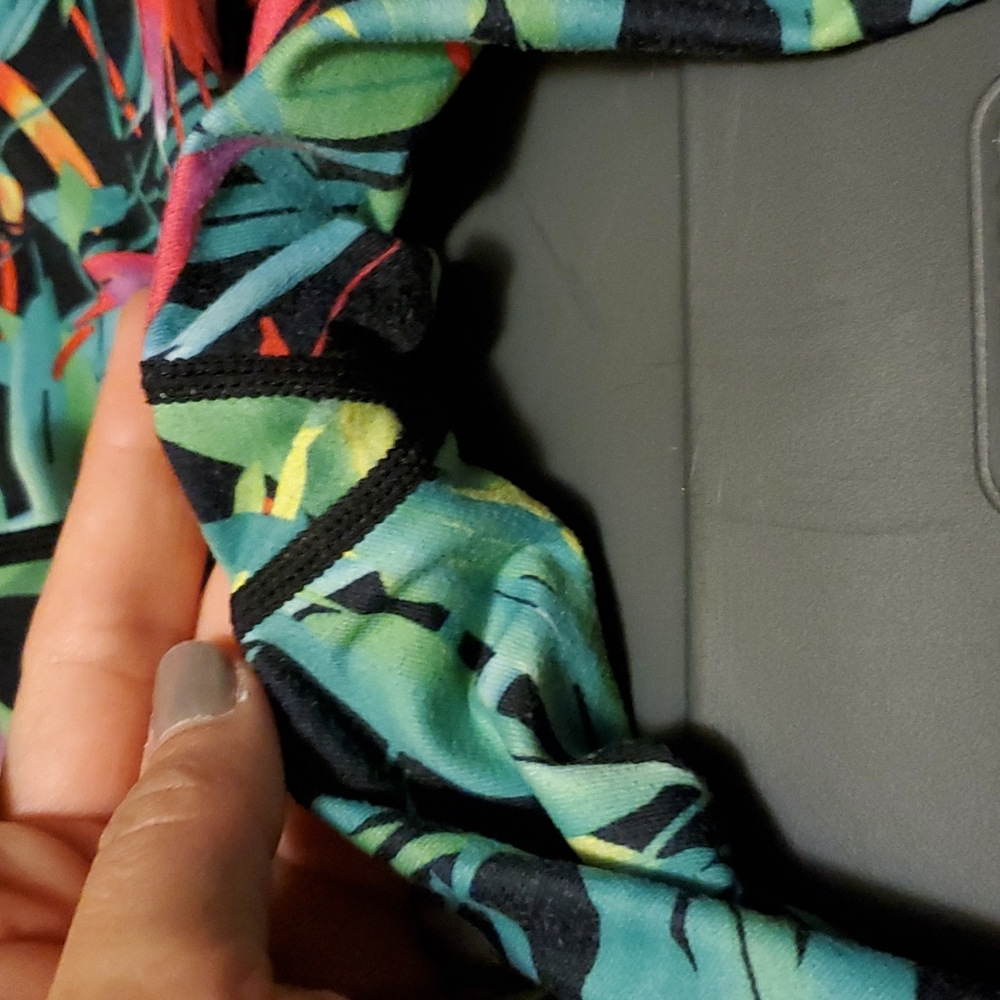 Fabletics capris - Picture 2 of 4